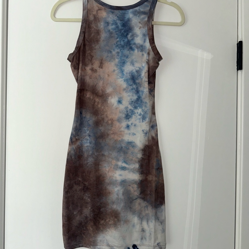Tie-Dye Sleeveless Dress - Picture 2 of 3